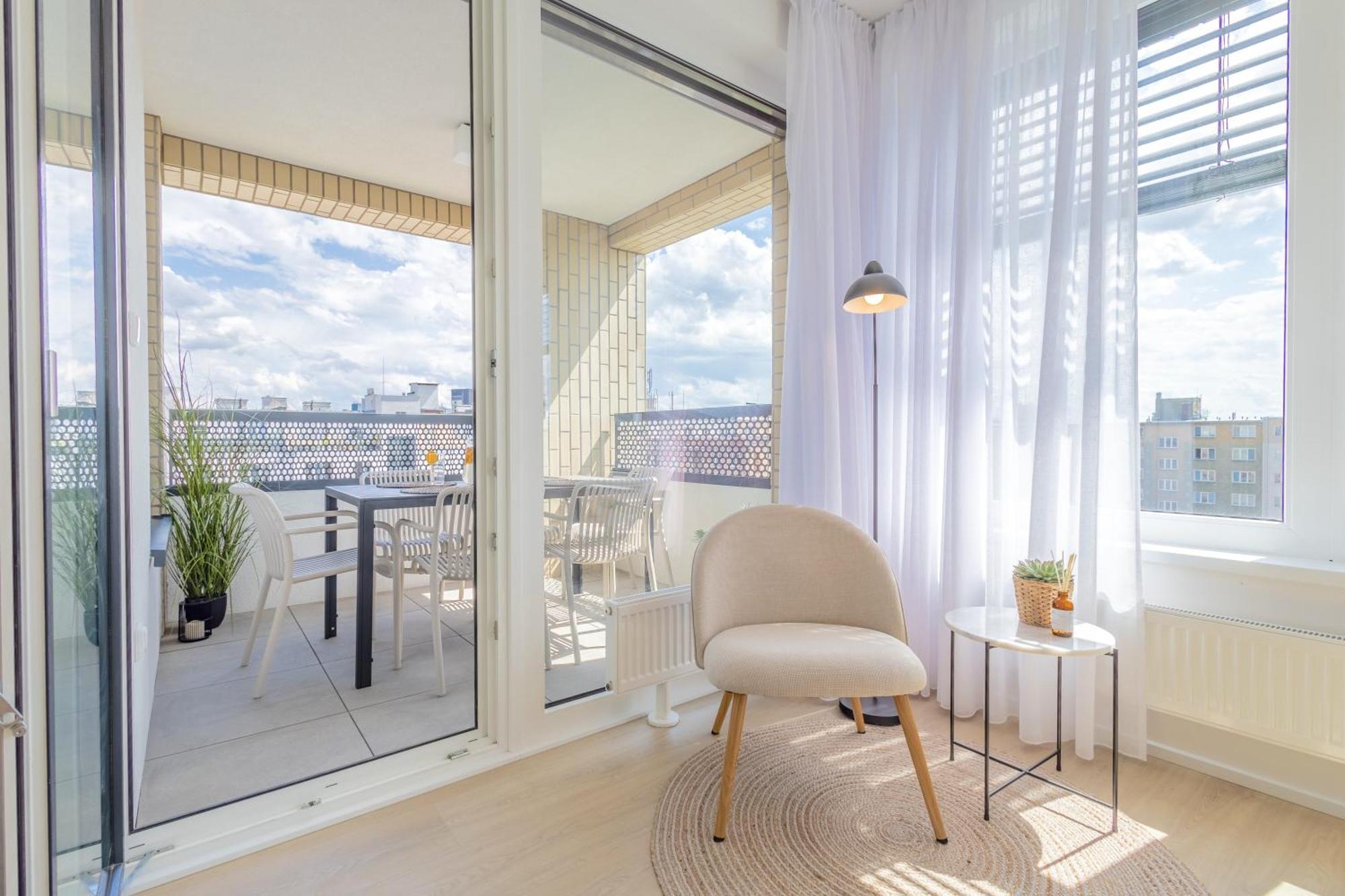 Апартаменты Bright 2Br - 8Th Floor, Balcony, Free Parking - By Gravity Прага Экстерьер фото